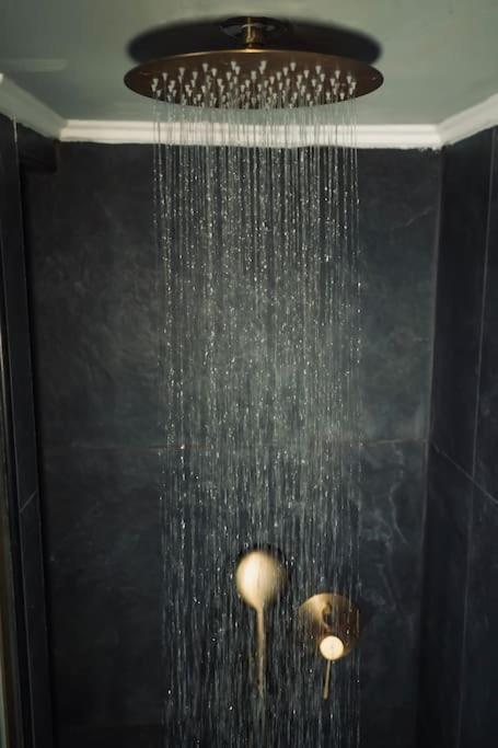 Individualliving 1 Excellent Central Location !!! سالونيك المظهر الخارجي الصورة